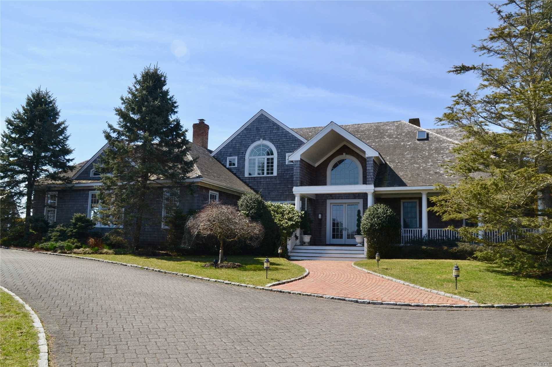 QUOGUE CANALFRONT WITH DOCK AND GOLF COURSE VIEW The best value in Quogue !
