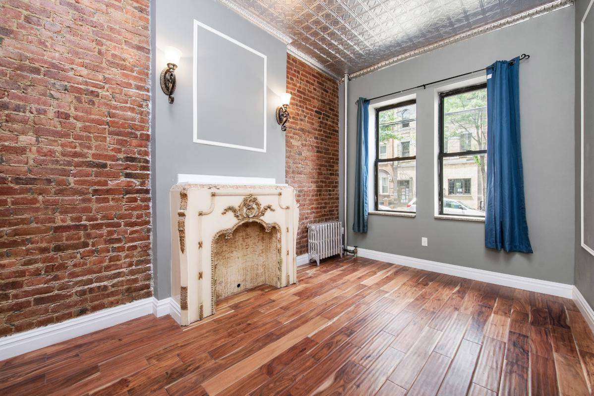 Fantastic Greenpoint Investment Opportunity 6 Unit Apartment Building for Sale A multi family brick construction 6 rental unit building located in Greenpoint, Brooklyn.