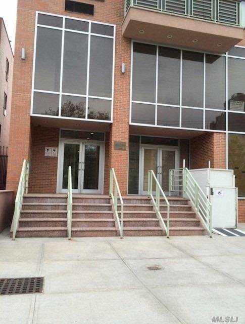 Lovely Condo Features 2 Bedrooms, 2 Baths.