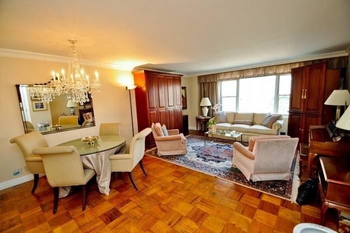 PRIME MIDTOWN LOCATION!  ELEGANT FURNISHED ONE BEDROOM!!!