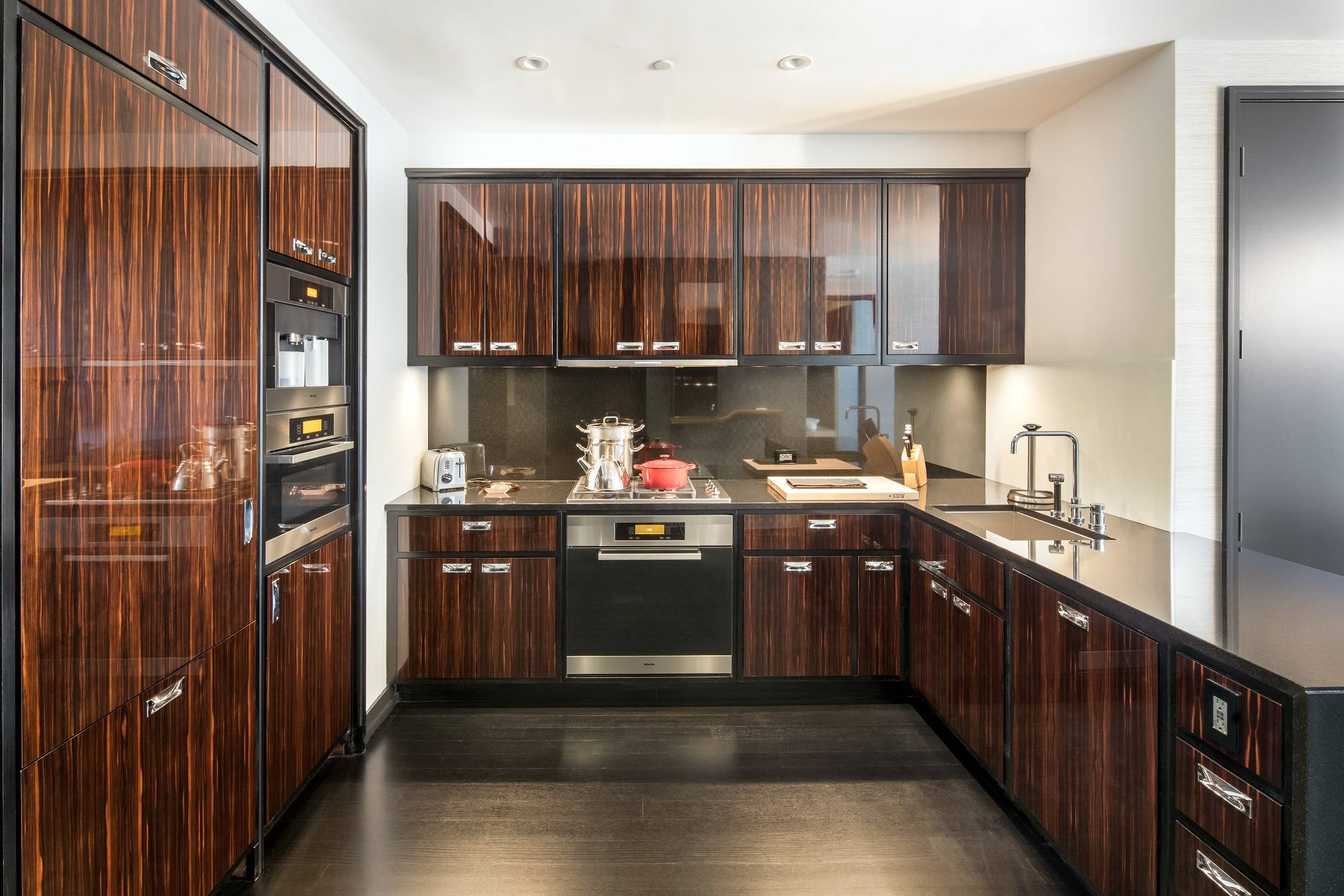 Fully Furnished Turn Key One Bedroom Residence.