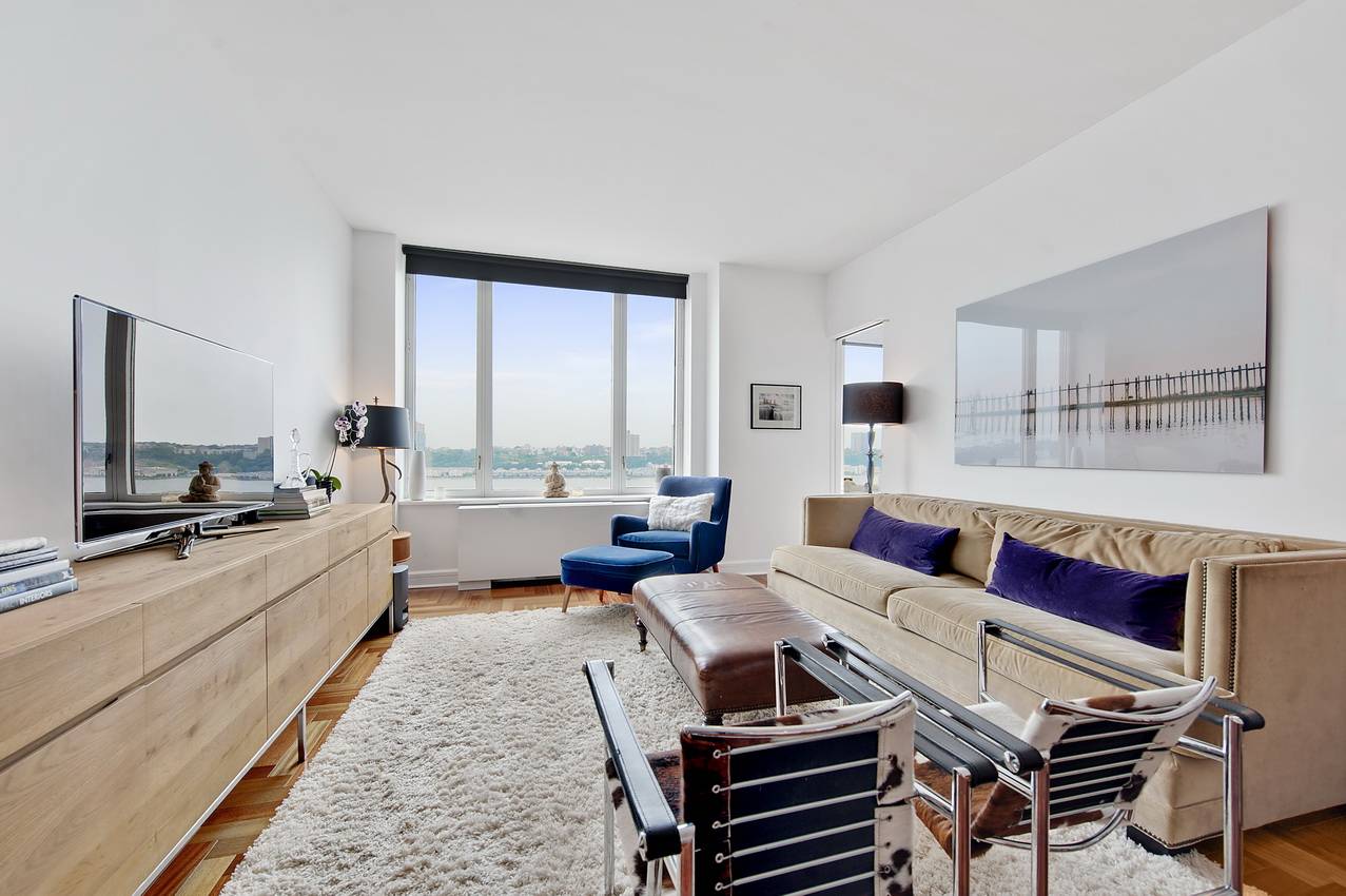 3 Bedrooms, 2 Baths at 220 Riverside Boulevard Trump Place Condominium River Views