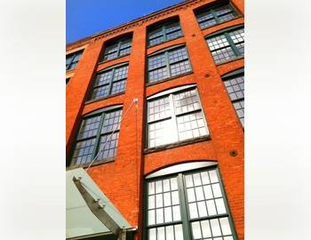 ** DUMBO ** Incredible Loft. Hottest Neighborhood in NYC! Sprawling 2 Bed 2 Bath ! One Of A Kind Design. Luxury Ammenities.  ** NO FEE **
