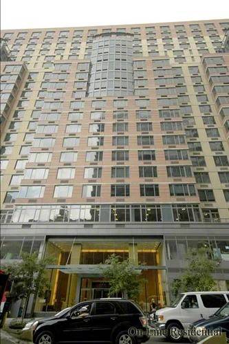 MIdtown East Luxury Alcove Studio Rental-- Gym--Laundry--landscaped rooftop deck --$2800 
