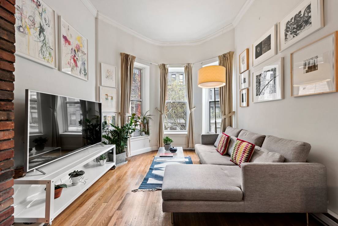 Charming & Classic One Bedroom Next to Central Park!