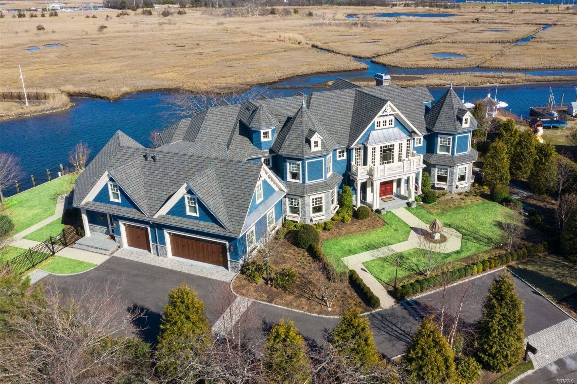 Exquisite victorian custom built in 2017.