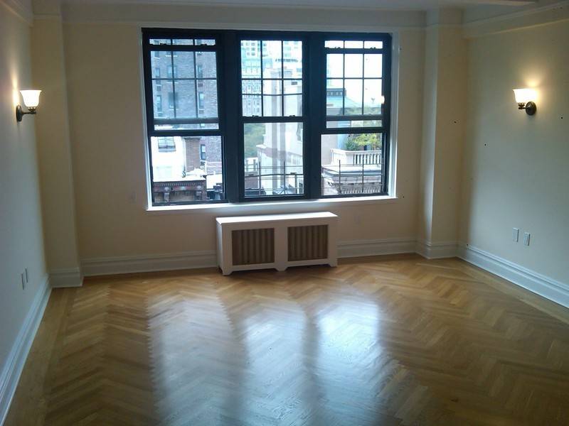 Beautifully renovated 3 BR/3 Bath on Riverside Drive - NO BOARD APPROVAL!