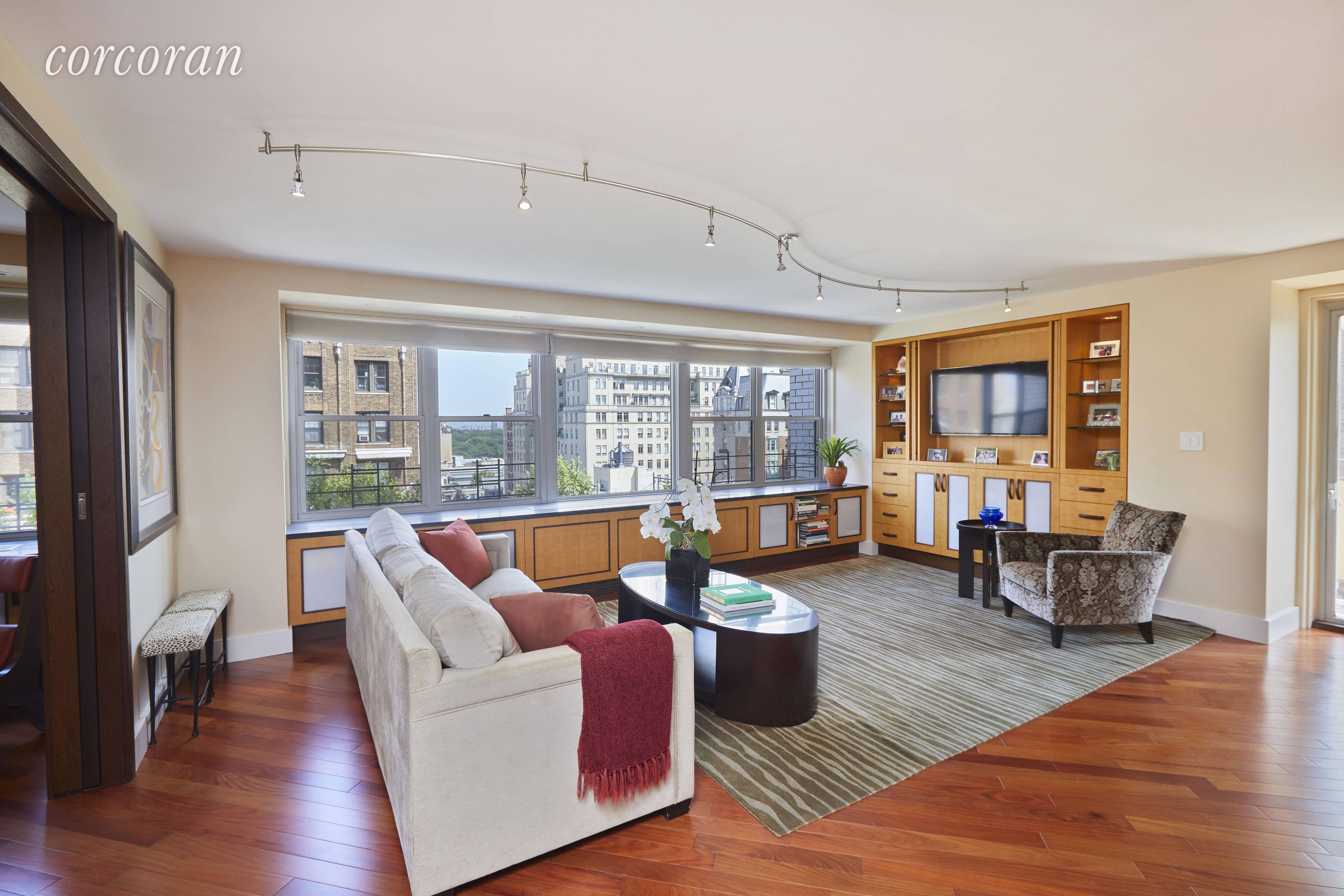 A truly fabulous, bright, spacious high floor home at Mayfair Towers, with an outstanding 4BR, 3.