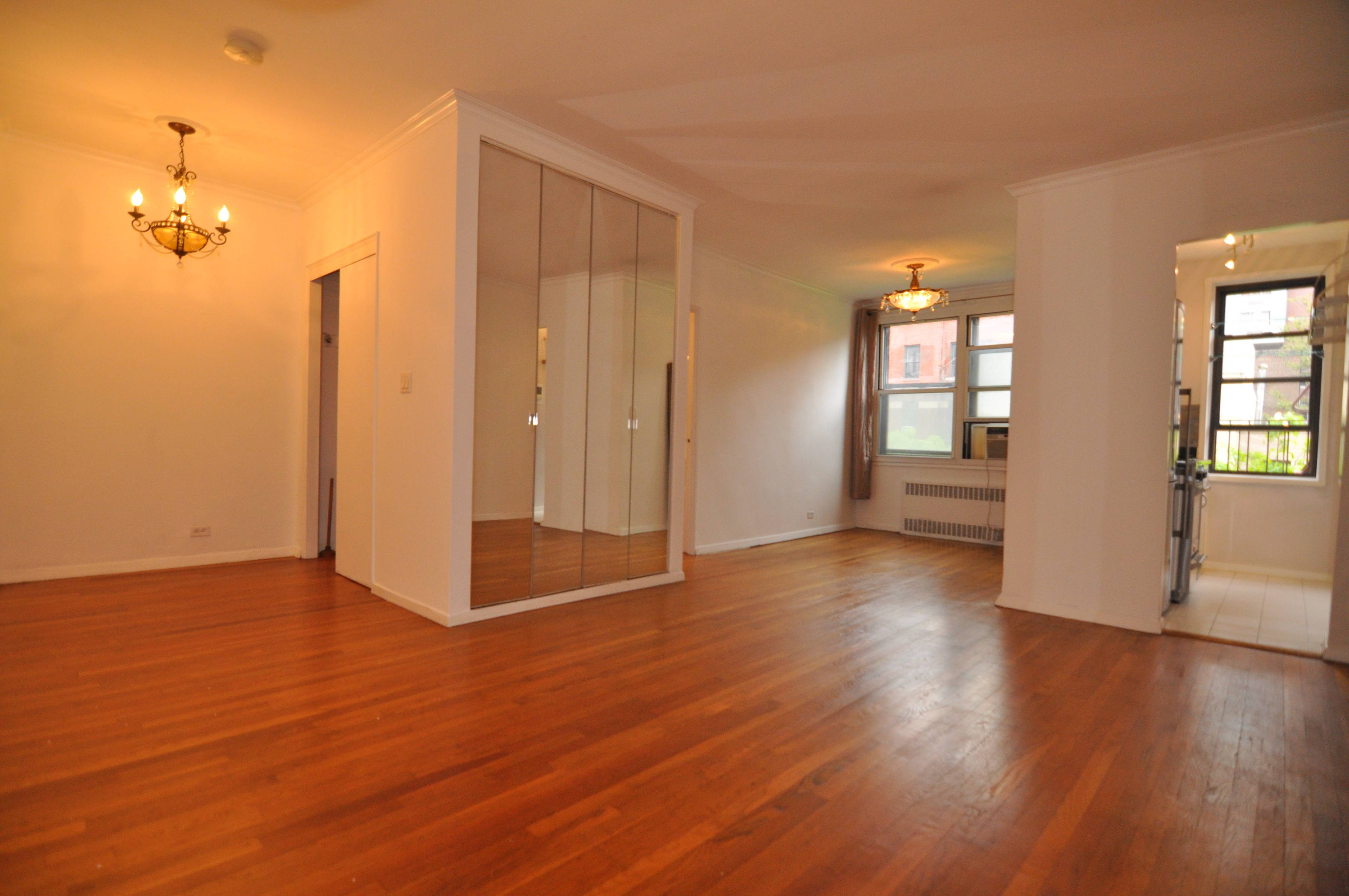 Come Check Out This Beautiful Flex-1 Bedroom!