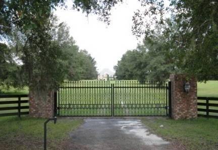 FLORIDA ESTATE - 25 Acres - 7 BD 8.5 BA- 7,865 sq ft of Luxury!