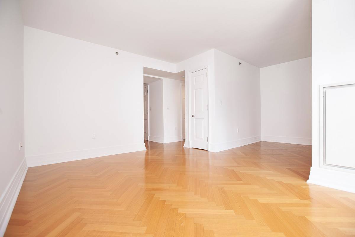 Stylish and Proper Alcove Studio at the Brompton UES