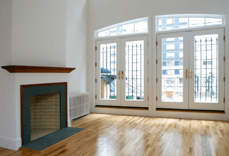 Penthouse 3 bedroom with fireplace and lots of light. Great for Shares! @ blocks from 6 train.