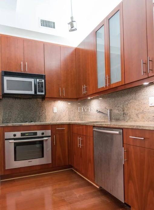 Perfect investment or Starter Apartment, recently renovated.