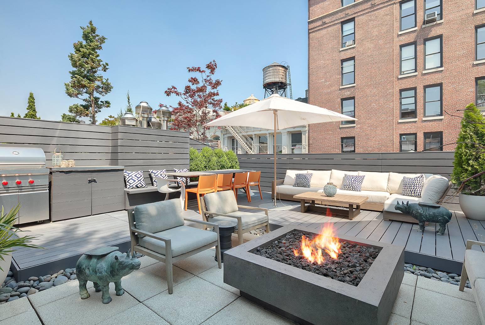 Beautifully Designed 3 4 Bedroom duplex penthouse loft with outdoor entertaining space on 3 different levels.