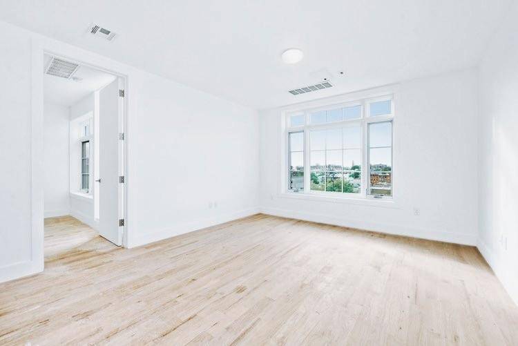 627 DEKALB OFFERS 15 YEAR TAX ABATEMENTBrand New 627 Dekalb Luxury Condominium seamlessly combines Brooklyns old world past charm with its vibrant present.