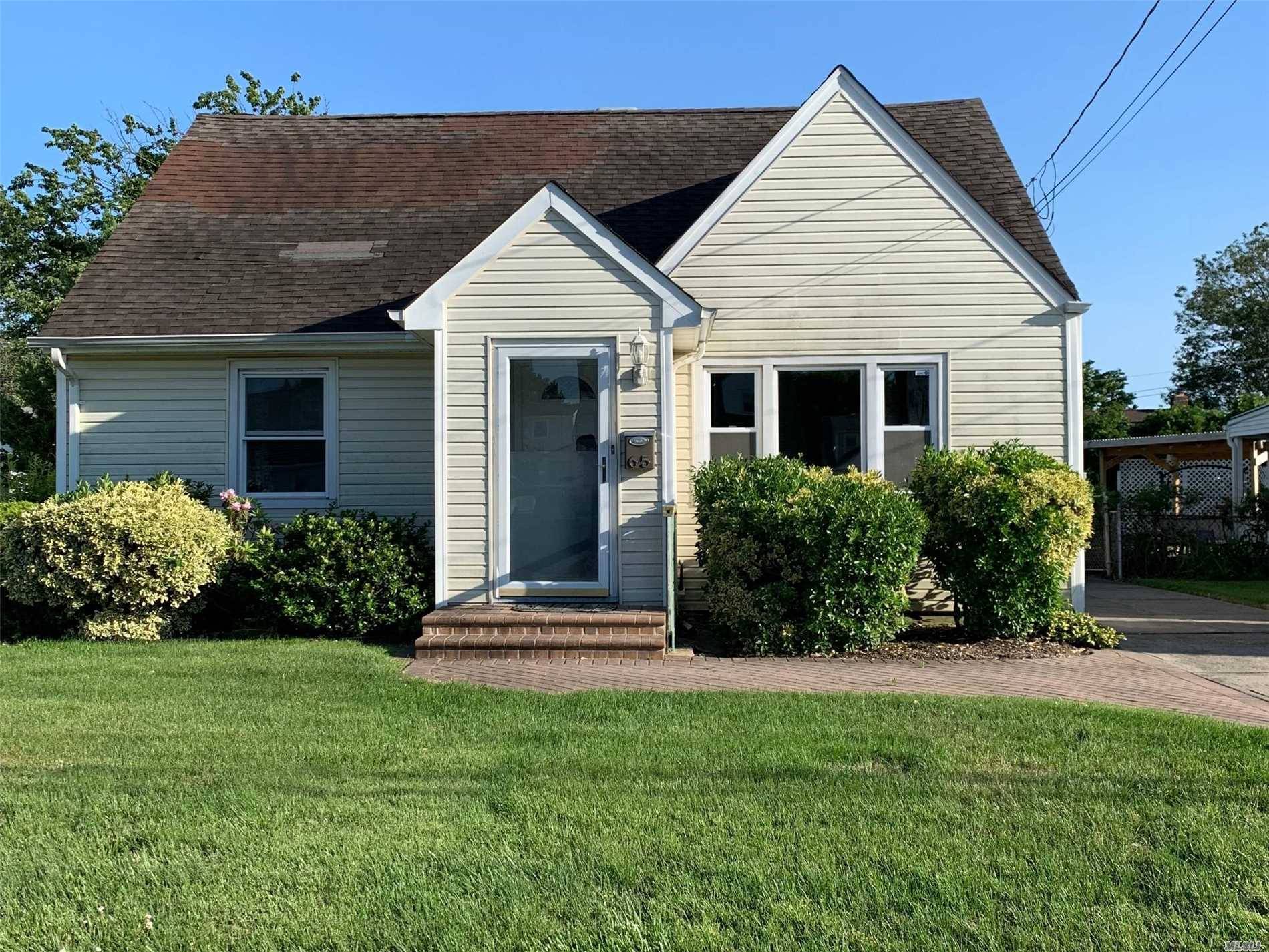 Spacious, Well Kept Home With A Beautiful Kitchen, Family Room.