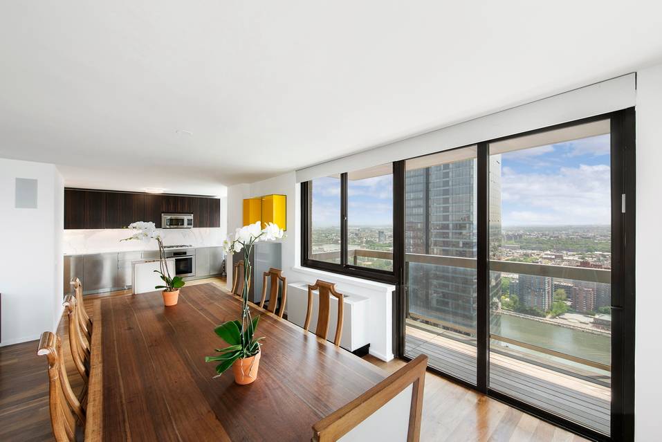 Stunning High-Floor UES 3-Bedroom at 515 E. 72nd