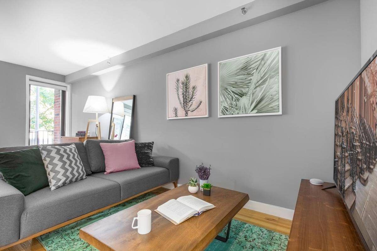 Chelsea NO FEE  1 Bed with Private Terrace & in unit Washer Dyrer