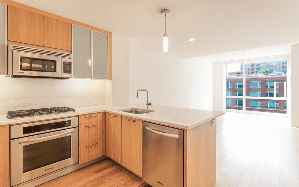 Elegant 2 Bedroom in Battery Park City with Doorman