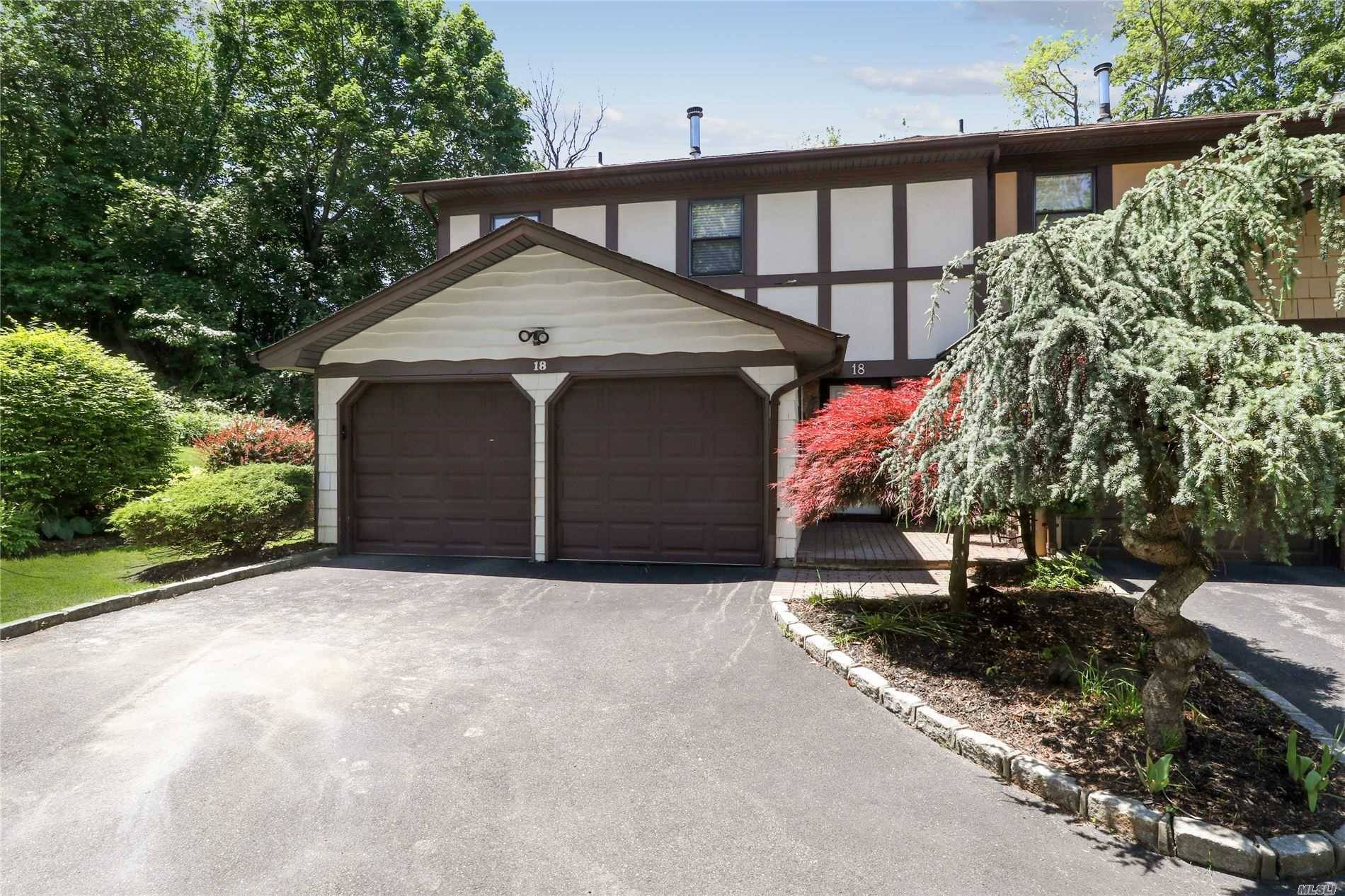 Totally Renovated End Unit in One of The Best Locations in Woodbury Village.