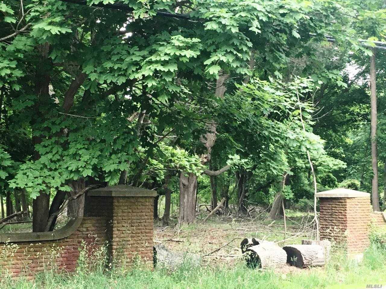 Bring your investors and builders to this premium 7 lot subdivision off Atlantic Avenue in East Moriches.