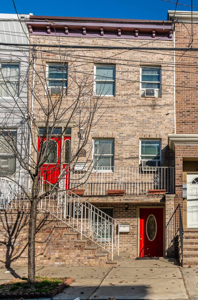 3 Bed - 2  1/2 Bath-  Jersey City-Bergen Lafayette