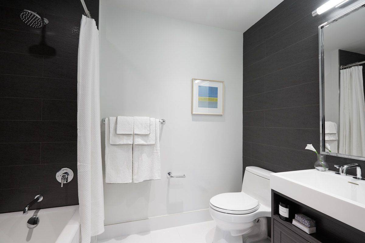 Come live in this Stunning Apartment in a Beautiful Building! NO FEE