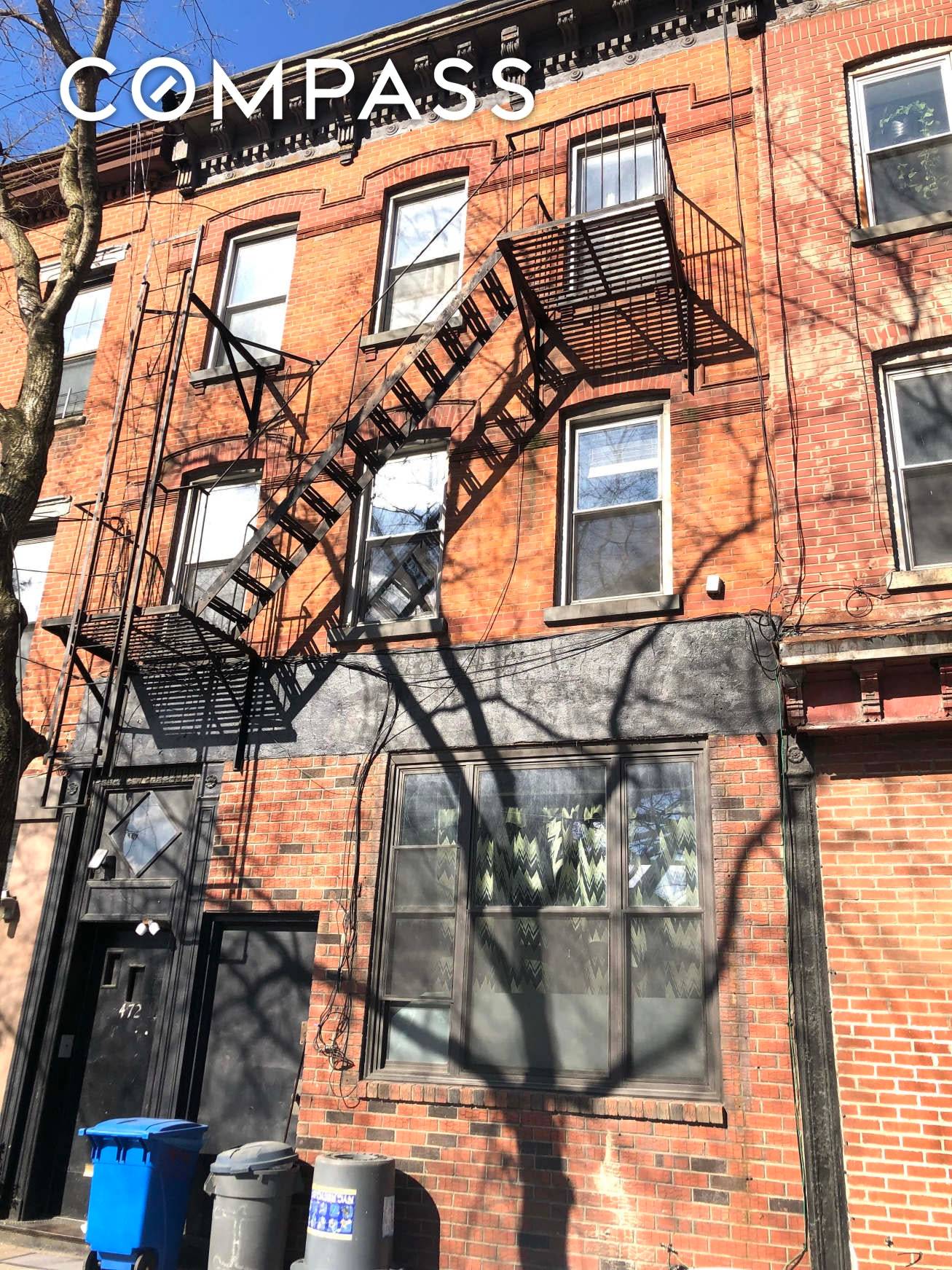 COMPASS has been retained on an exclusive basis to arrange the sale of 472 Smith Street, between West 9th Street amp ; Huntington Street in the Carroll Gardens section of ...