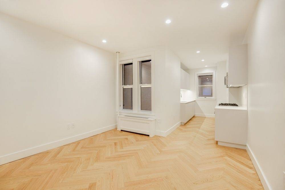 STUNNING ** TWO BEDROOM ** PARK SLOPE