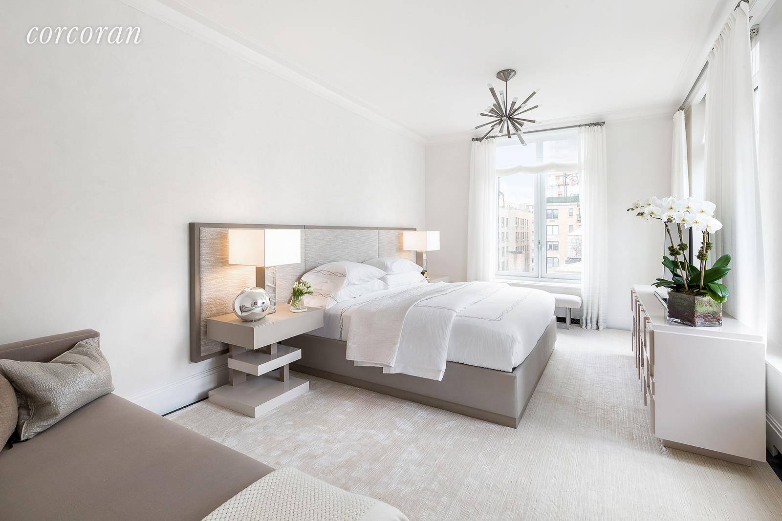 Introducing the 9th floor at 1010 Park Avenue, one of New York's most distinguished new addresses and finest boutique condominiums developed by The Extell Development Company.
