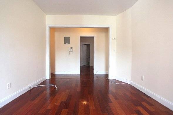 AMAZING 4 BED 2 FULL BATH--PERFECT MURRAY HILL LOCATION---E31st/LEXINGTON--