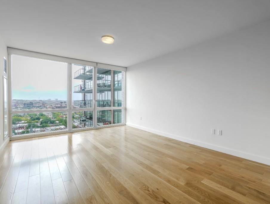 Spacious 2 Bed, 2 Bath - Floor-to-Ceiling Windows - Balcony