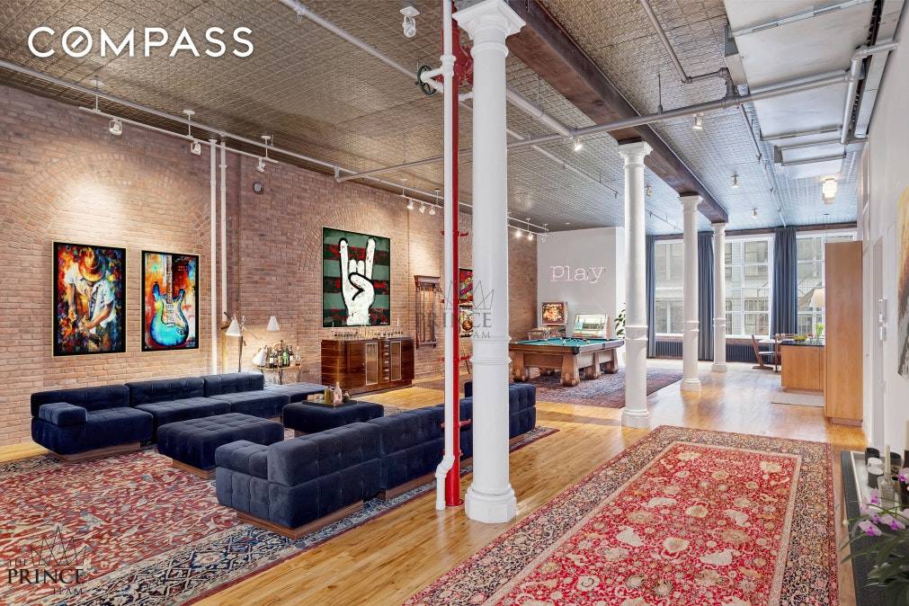 Located on a gorgeous cobblestone street in the heart of SoHo, this one bedroom loft is situated in an iconic cast iron building dating back to the early 1900s.