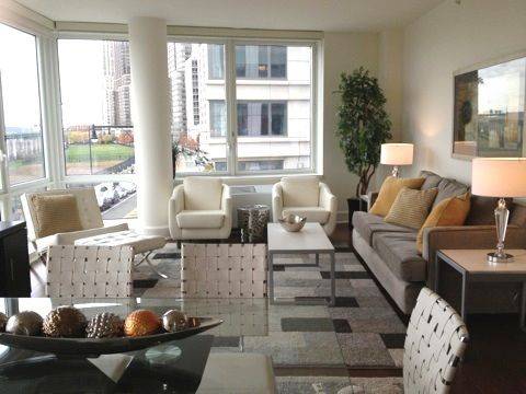Luxury Three Bedroom Riverside Boulevard Residence