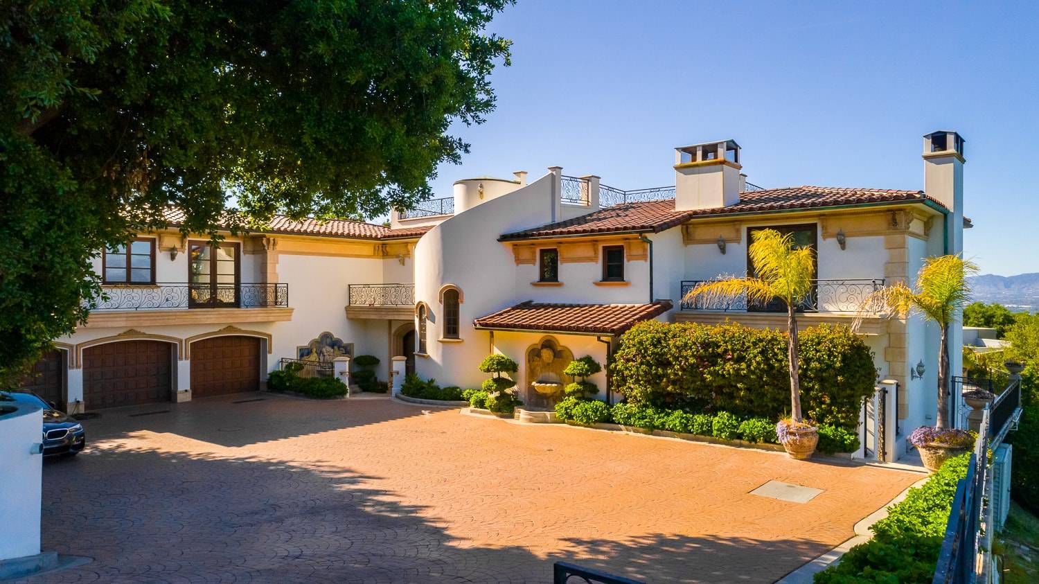 Magnificent Mediterranean Villa on Mulholland Drive