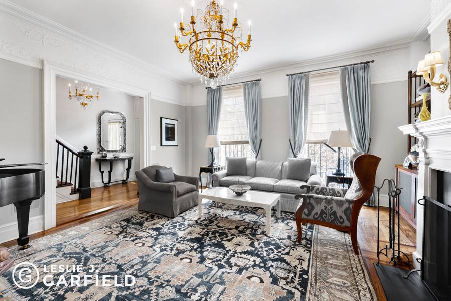 Featuring over 25' of frontage, 72 Hicks Street is a beautifully renovated single family townhouse in the heart of Brooklyn Heights.