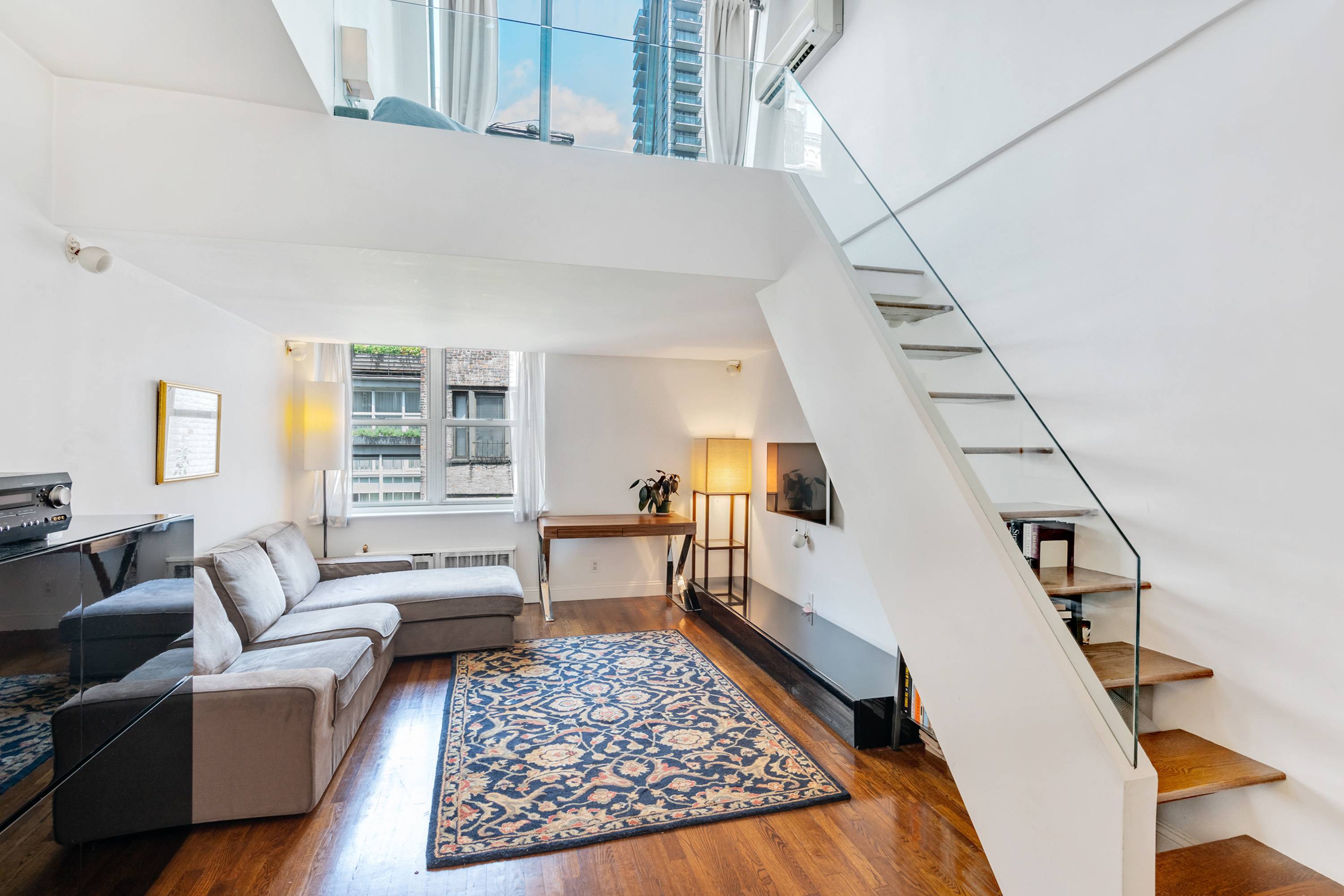 Charming Studio Loft steps from Gramercy Park!
