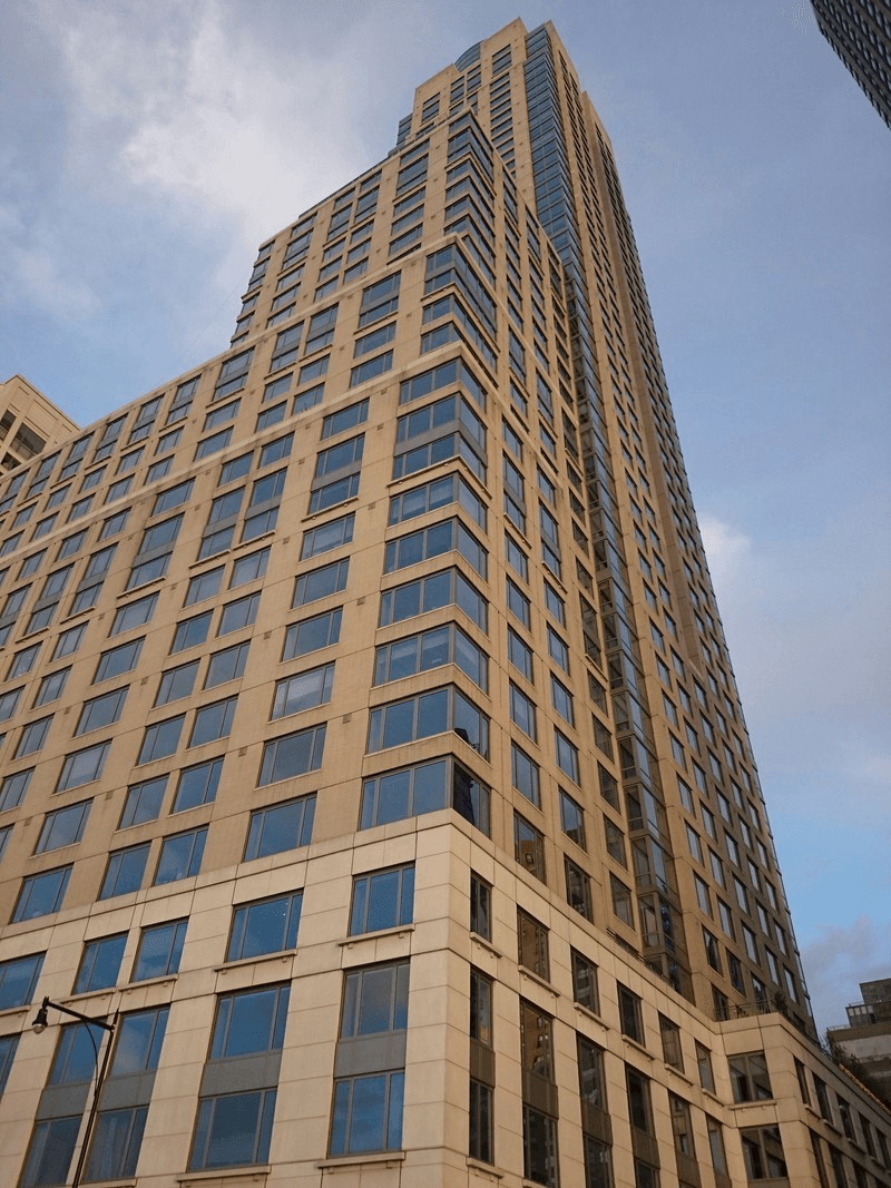 220 Riverside Blvd | #21F | Rental