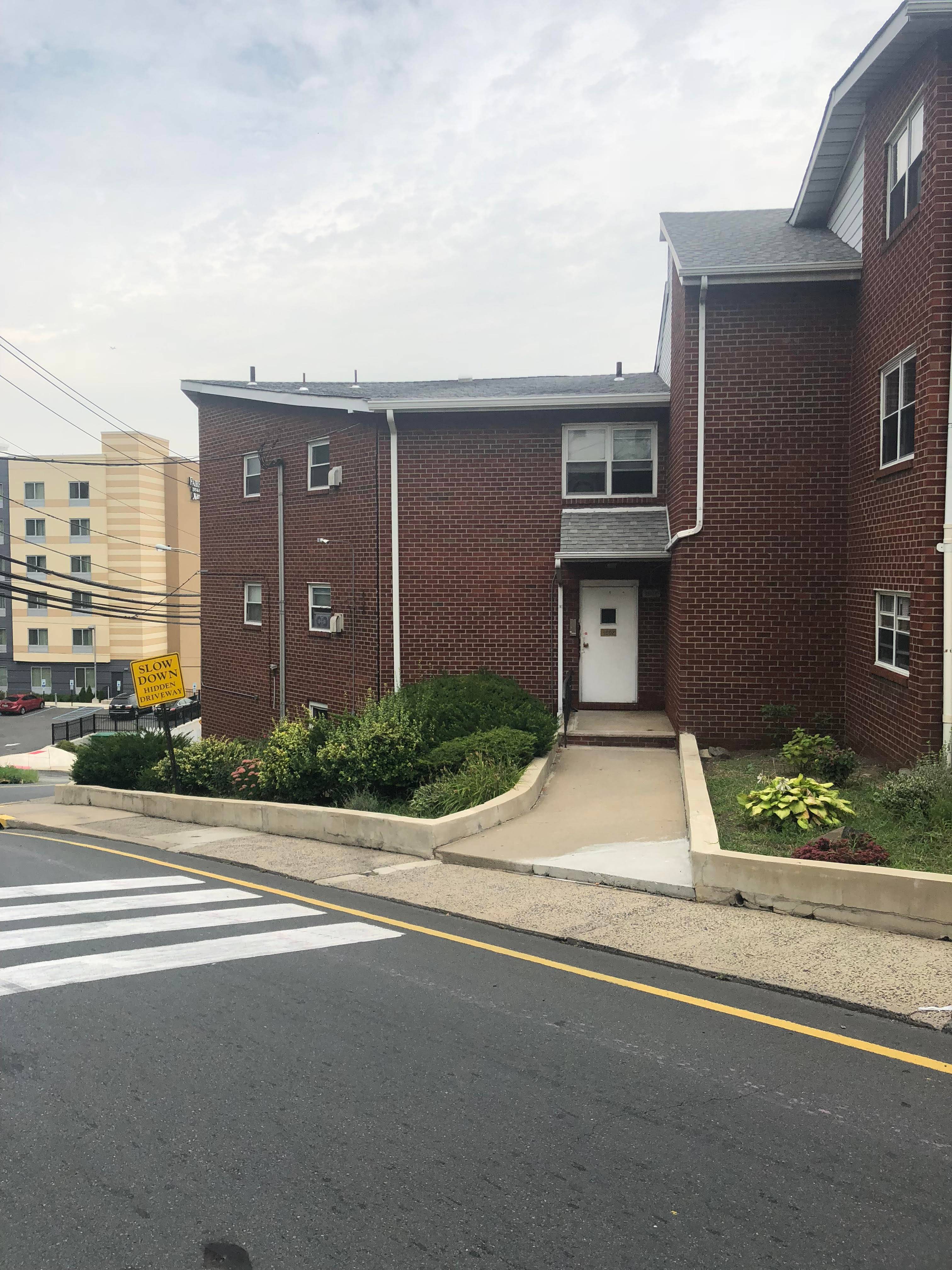 One Bedroom Condo Rental with Parking!