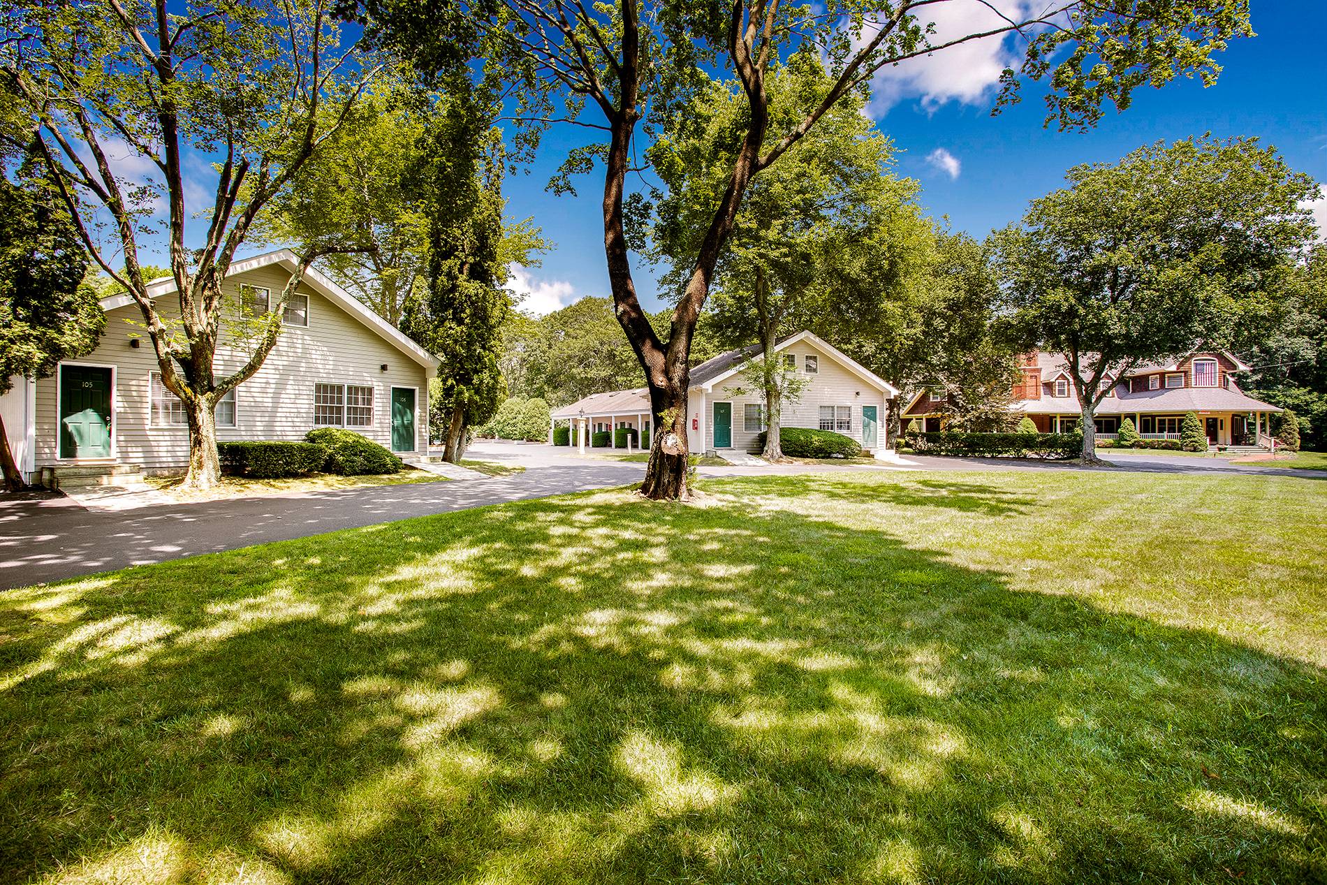 Irreplaceable Ultimate Hampton Resort in Sagaponack Village:  The Wainscott Inn