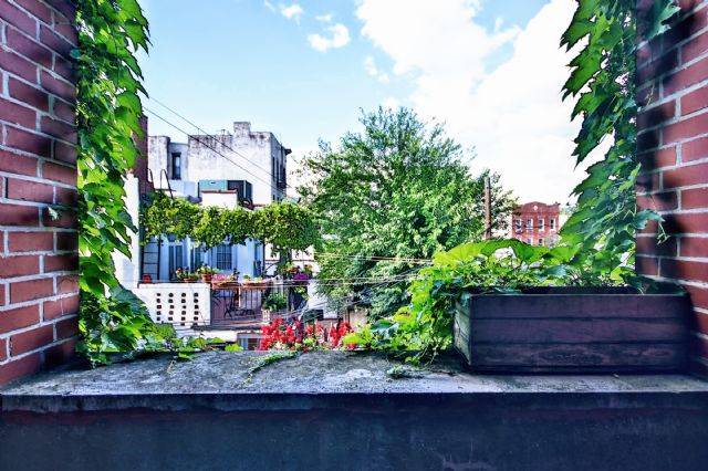 Two Bedroom Apartment for Rent in LONG ISLAND CITY with Private Terrace - Wont Last!