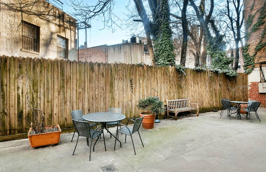 Greenwich Village Studio $340,000 Private Garden* Elevator* Fireplace*