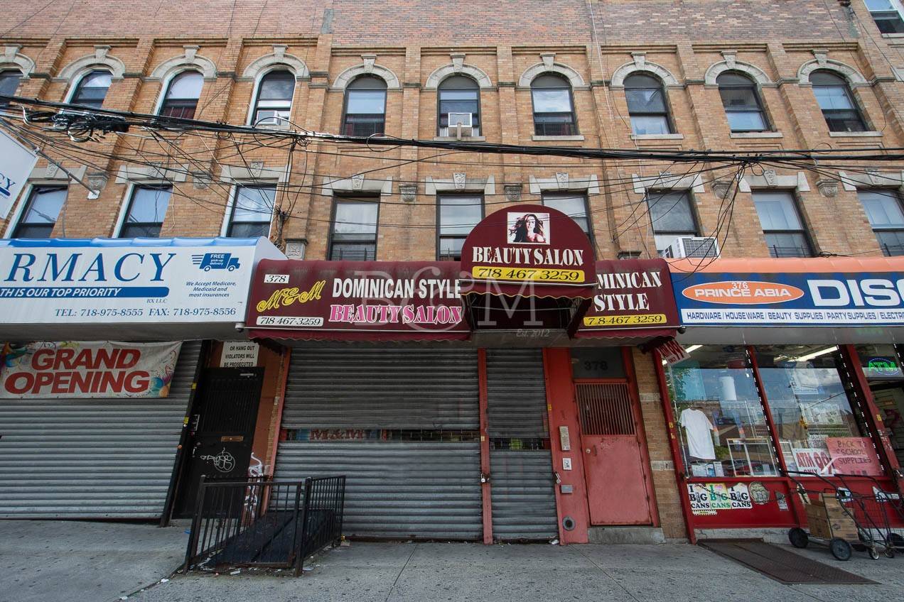 Priced to sell ! Conveniently located between Pacific Avenue and Bergen Street in Weeksville, this three unit, mixed use building is perfect for investment in one of the Brooklyn's most ...