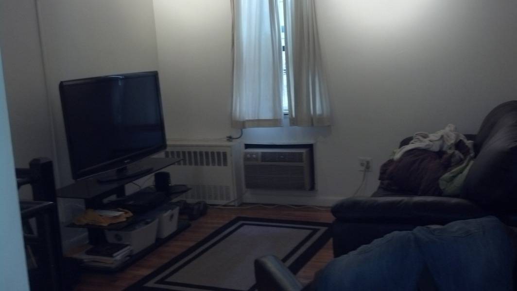 Flex 2 bar Duplex apartment in great East Village location
