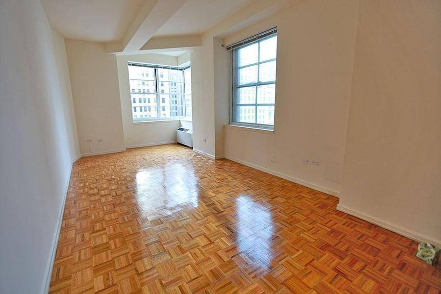 FULL SERVICE..DOORMAN BUILDING,GYM,WITH ROOF DECK,STEPS FROM WALL STREET,BATTERY PARK,STOCK EXCHANGE,FREEDOM TOWER,CENTURY21,BROADWAY
