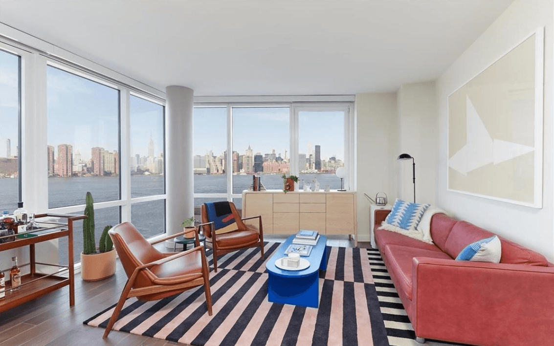 Stunning 2 Bed 2 Bath Residence With Southern & Eastern Exposures In Greenpoint