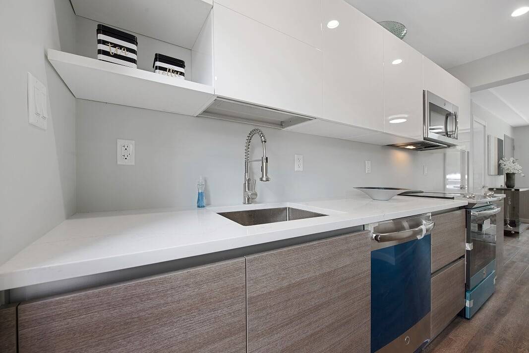 SELLER PAYS TRANSFER TAX Elegant 2 bedroom, 2 bathroom, Condo offers unparalleled craftsmanship and exceptional amenities !