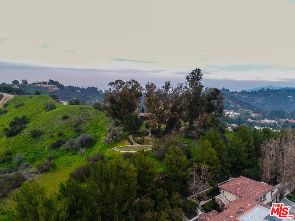 2601 SUMMITRIDGE DR Beverly Hills LA