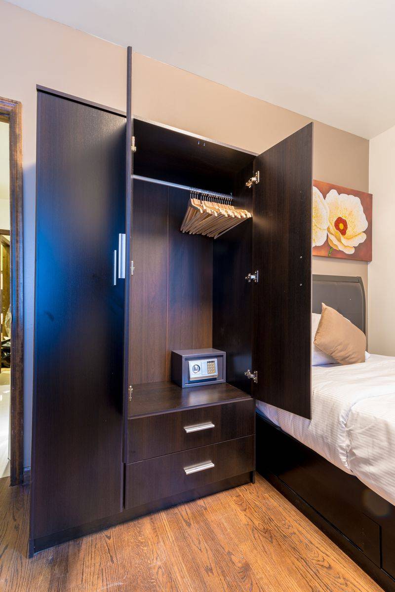 NEWLY RENOVATED AND FULLY FURNISHED 2 BR APARTMENTS (NO FEE)