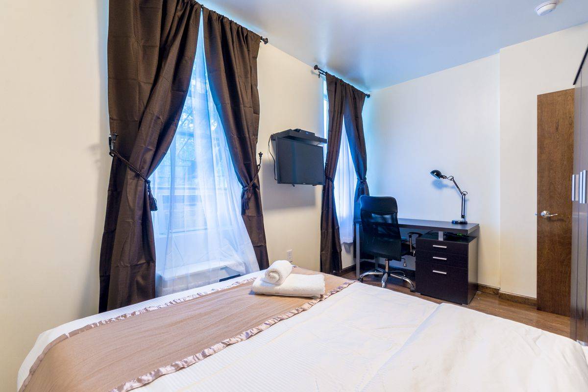 2 Bedroom Apartment with living room (NO FEE)
